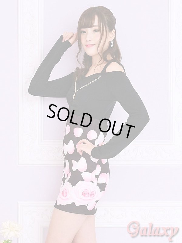 画像3: GOLDクロスチャーム付*シェーディングローズ柄ドッキングオフショルミニワンピース*2color (3)