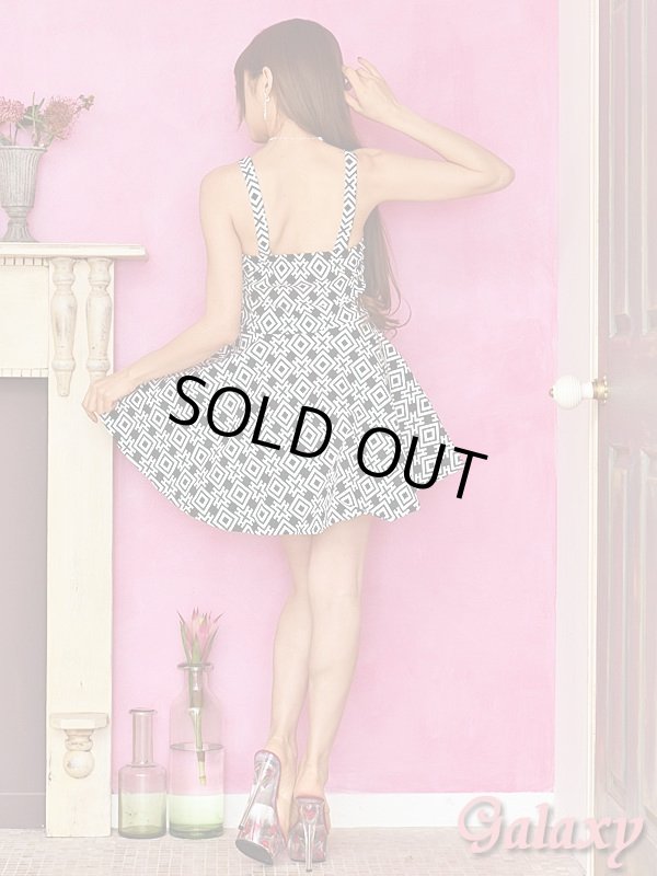 画像5: 胸元ジップアップ*ウエストシースルー*パターン柄フレアーミニワンピース*2pattern (5)