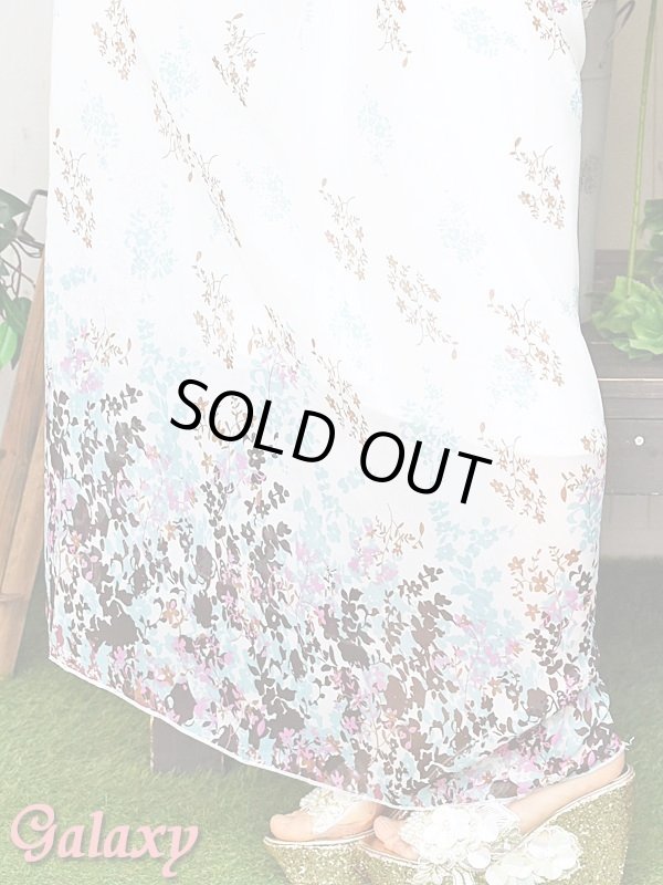 画像5: 胸元シャーリング*ボヘミアン小花柄*シフォン*リゾートマキシワンピース*2color (5)