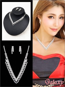 画像1: Vライン*ハートモチーフデザイン*クリアビジュ*アクセサリー2点セット【ネックレス・イヤリング】 (1)