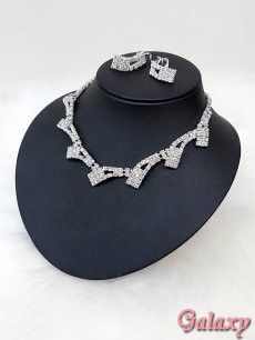 画像2: スクエアモチーフ*ラインストーンアクセサリー2点セット【ネックレス・イヤリング】 (2)